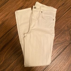 White Womens Gap jeans - size 26 petite